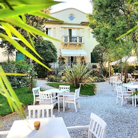 Hotel Club I Pini - Residenza D'Epoca In Versilia Lido di Camaiore Exterior photo