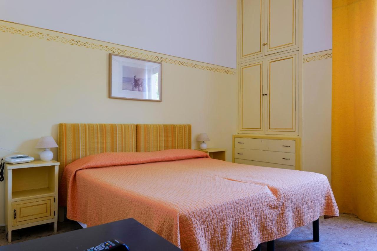 Hotel Club I Pini - Residenza D'Epoca In Versilia Lido di Camaiore Exterior photo